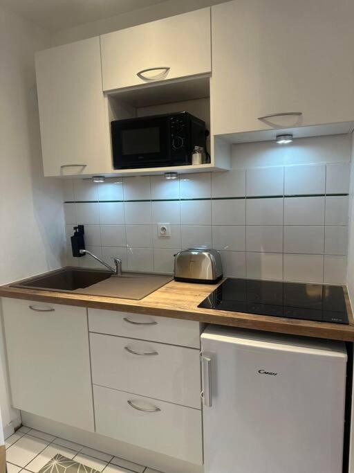 Appartement Neuf Entierement Equipe Proche Centre Amiens Luaran gambar